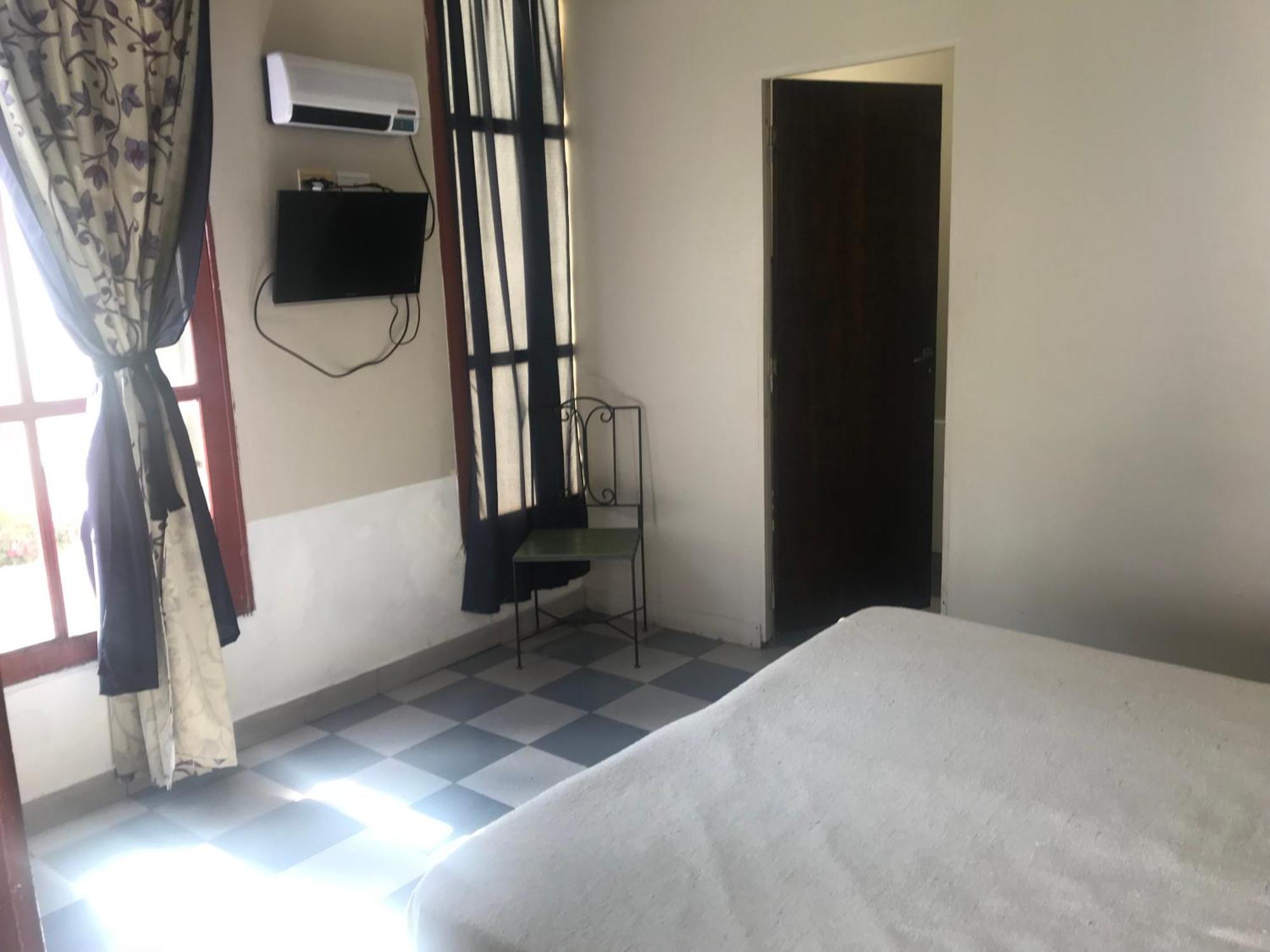 Hostal Casa De Borgoña
